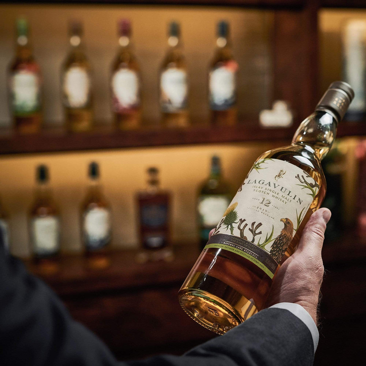 Lagavulin LIQUOR &amp; SPIRITS 70cl LAGAVULIN 12 Y.O SR2019