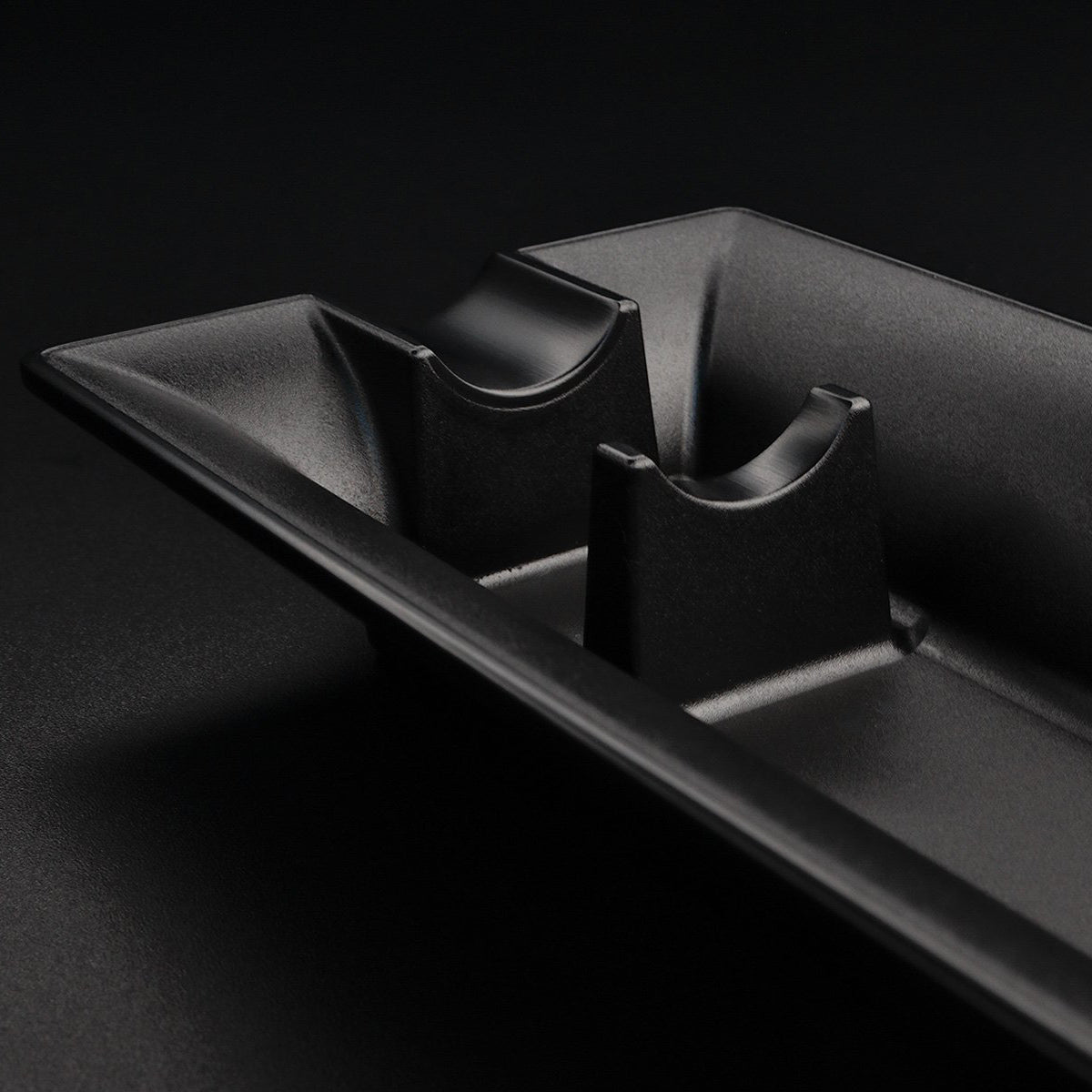 Prometheus ACCESSORIES Prometheus  Black Matte Metal Ashtray / Single Groove  ASH-METAL/B1.